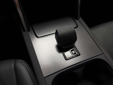 Land Rover Discovery Sport P270e — photo 22