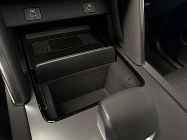 Land Rover Discovery Sport P270e — photo 26