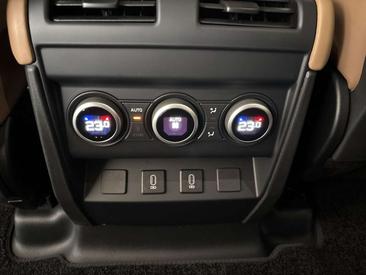 Land Rover Defender D350 — photo 21