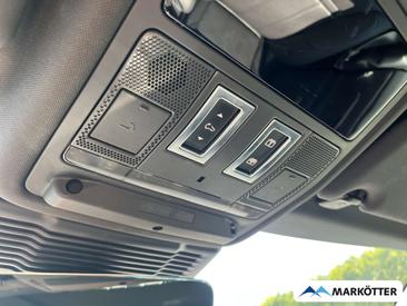Land Rover Range Rover Evoque P300e — photo 32