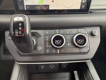Land Rover Defender 110 D300 MHEV — photo 26