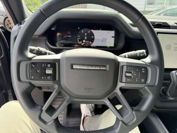 Land Rover Defender 90 D250 MHEV — photo 12