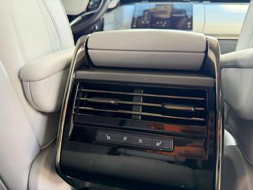 Land Rover Range Rover Sport P460e — photo 12