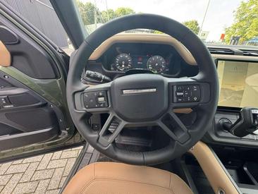 Land Rover Defender 110 X-Dynamic HSE P300 E HYBRID AWD Auto — photo 3