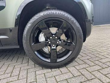 Land Rover Defender 110 X-Dynamic HSE P300 E HYBRID AWD Auto — photo 4