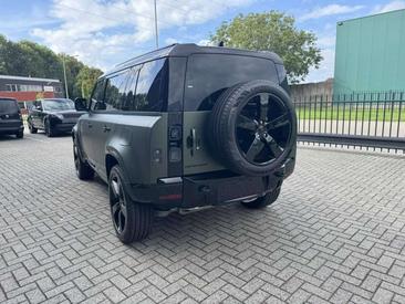 Land Rover Defender 110 X-Dynamic HSE P300 E HYBRID AWD Auto — photo 6