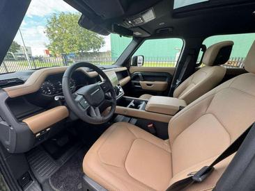 Land Rover Defender 110 X-Dynamic HSE P300 E HYBRID AWD Auto — photo 7