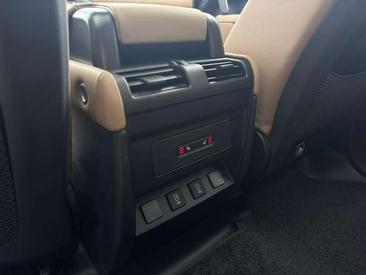 Land Rover Defender 110 X-Dynamic HSE P300 E HYBRID AWD Auto — photo 14