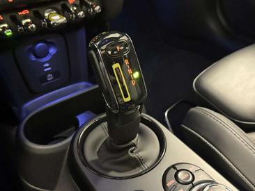 Mini 3 Portes Berline Cooper SE — photo 8