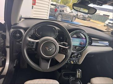 Mini 3 Portes Berline Cooper SE — photo 5