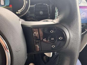 Mini 3 Portes Berline Cooper SE — photo 9