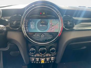 Mini 3 Portes Berline Cooper SE — photo 9