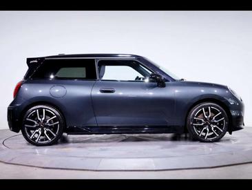 Mini Cooper Electric Berline Cooper SE — photo 3