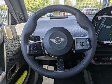 Mini Cooper Electric Berline Cooper SE — photo 7