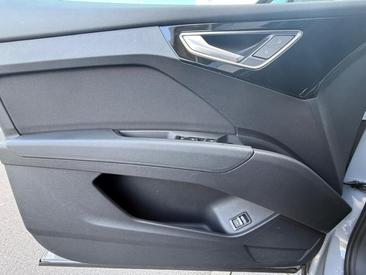 Audi Q4 E-tron 35 E-tron — photo 8