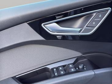Audi Q4 E-tron 35 E-tron — photo 13