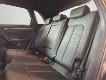 Audi Q3 TFSI E 45 TFSI E S Tronic — photo 14