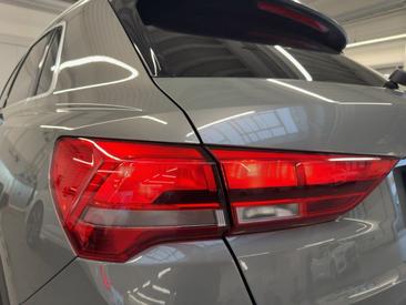 Audi Q3 TFSI E 45 TFSI E S Tronic — photo 14