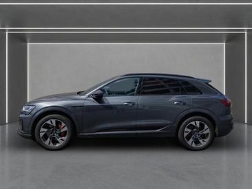 Audi Q8 E-tron S Line 50 E-tron Quattro — photo 4