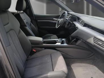 Audi Q8 E-tron S Line 50 E-tron Quattro — photo 9