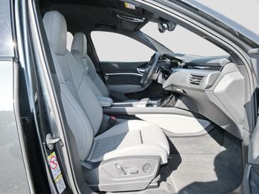 Audi E-tron S Line 55 Quattro — photo 7