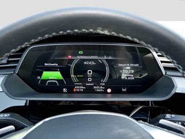 Audi E-tron S Line 55 Quattro — photo 14