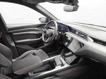 Audi Q8 E-tron S Line 50 E-tron Quattro — photo 3