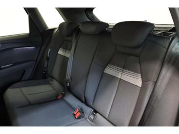 Audi Q4 E-tron 45 E-tron — photo 11