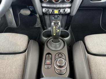 Mini 3 Portes Berline Cooper SE — photo 11