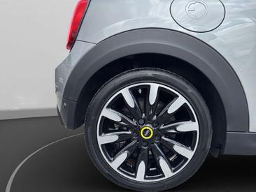 Mini 3 Portes Berline Cooper SE — photo 12
