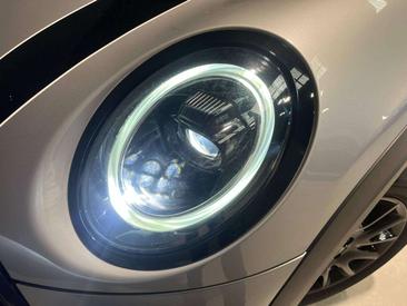 Mini 3 Portes Berline Cooper SE — photo 8