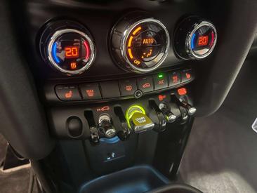 Mini 3 Portes Berline Cooper SE — photo 13