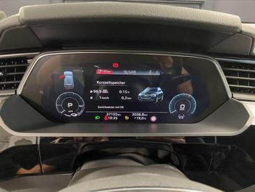 Audi Q8 E-tron Advanced 50 E-tron Quattro — photo 12