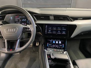 Audi Q8 E-tron Advanced 50 E-tron Quattro — photo 16