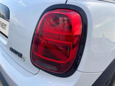 Mini 3 Portes Berline Cooper SE — photo 11