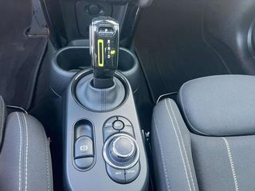 Mini 3 Portes Berline Cooper SE — photo 14