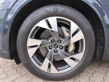 Audi Q8 Sportback E-tron Advanced 50 E-tron Quattro — photo 10