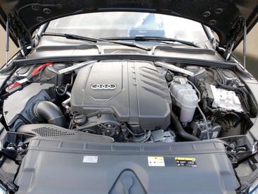 Audi A4 Avant S Line 45 TFSI Quattro — photo 19