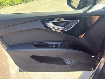 Audi Q4 E-tron 40 E-tron — photo 13