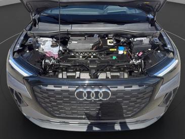 Audi Q4 E-tron 40 E-tron — photo 15