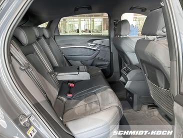Audi Q8 Sportback E-tron Advanced 50 E-tron Quattro — photo 12