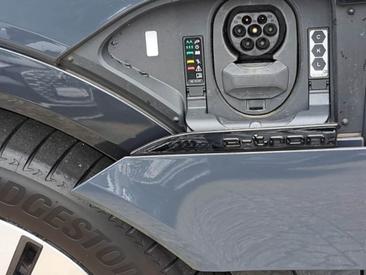 Audi Q8 Sportback E-tron Advanced 50 E-tron Quattro — photo 27