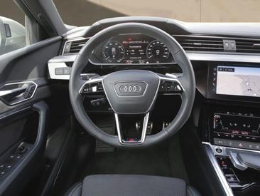 Audi Q8 Sportback E-tron S Line 50 E-tron Quattro — photo 15