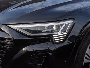 Audi Q8 E-tron S Line 50 E-tron Quattro — photo 9