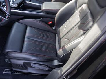 Audi Q8 E-tron S Line 50 E-tron Quattro — photo 12