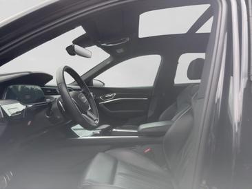 Audi Q8 E-tron S Line 50 E-tron Quattro — photo 8