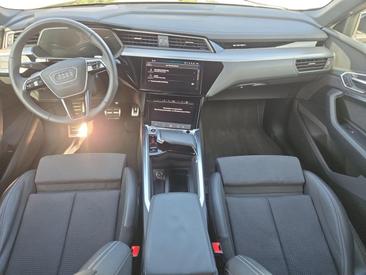 Audi Q8 E-tron S Line 55 E-tron Quattro — photo 8