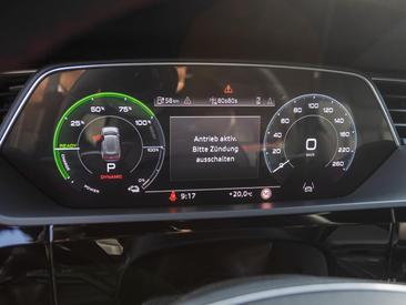 Audi Q8 E-tron S Line 50 E-tron Quattro — photo 15