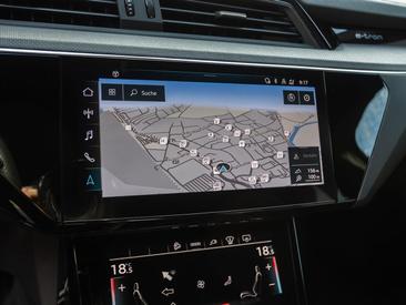 Audi Q8 E-tron S Line 50 E-tron Quattro — photo 18