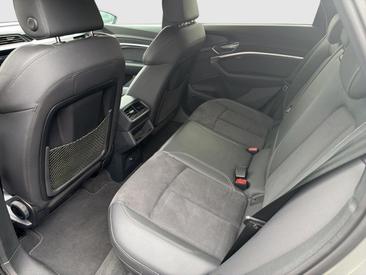 Audi Q8 Sportback E-tron Advanced 50 E-tron Quattro — photo 9